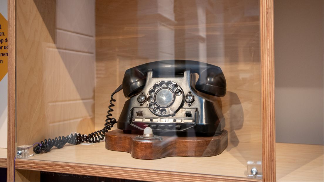 Een oude telefoon uit het Binnenhof