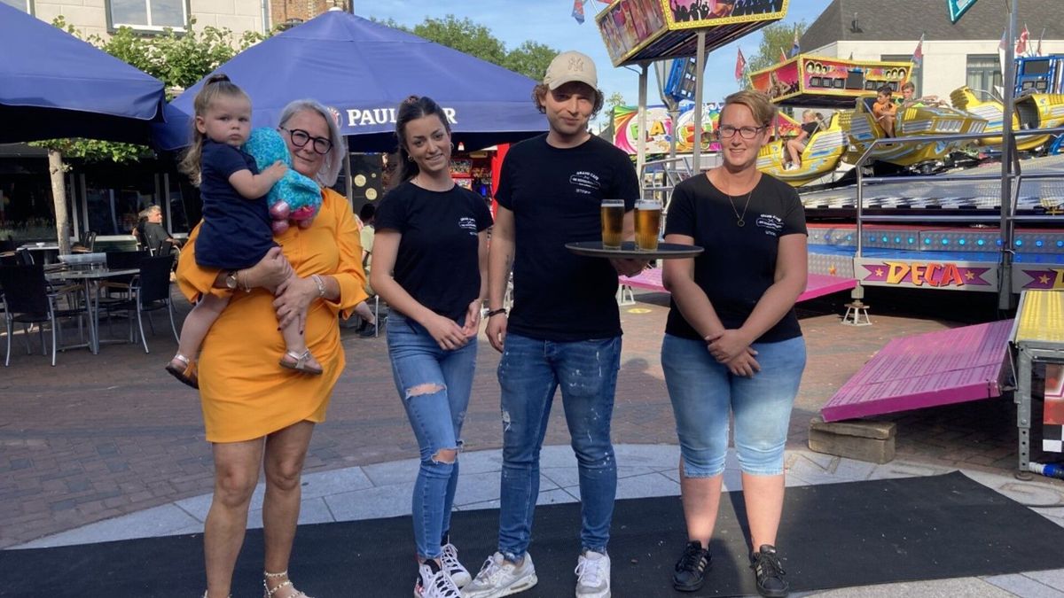 Café in Kruiningen krijgt ineens kermisattracties op terras: 'Onze tent kunnen we wel vergeten'