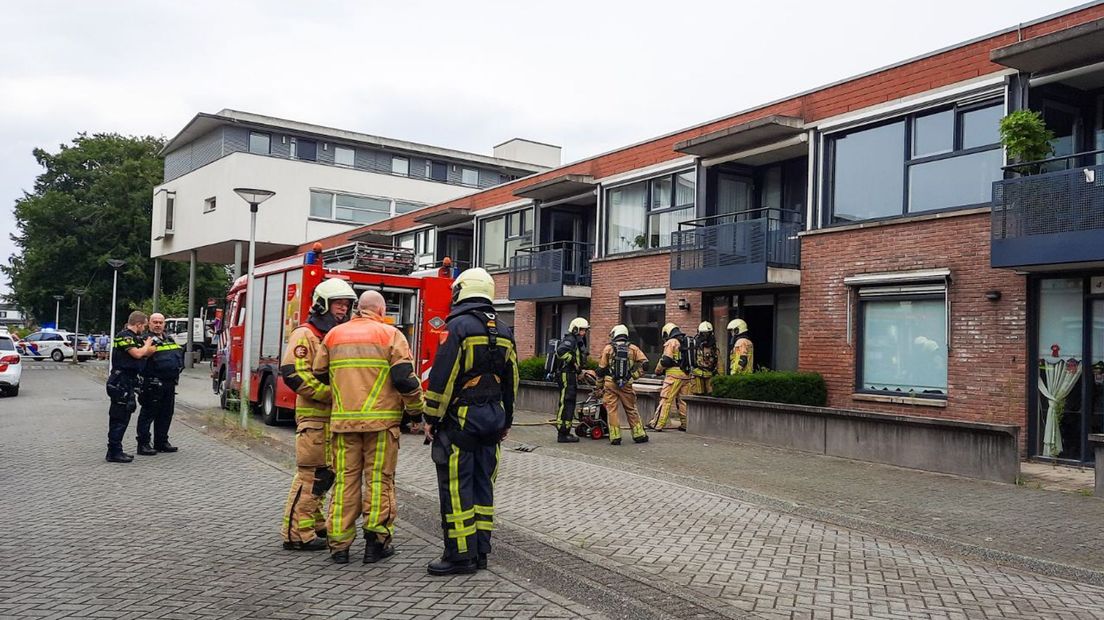 Woning in Enschede tijdelijk onbewoonbaar na brand