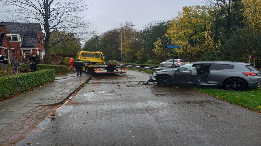 Automobilist botst op zwerfkei bij Tolbert