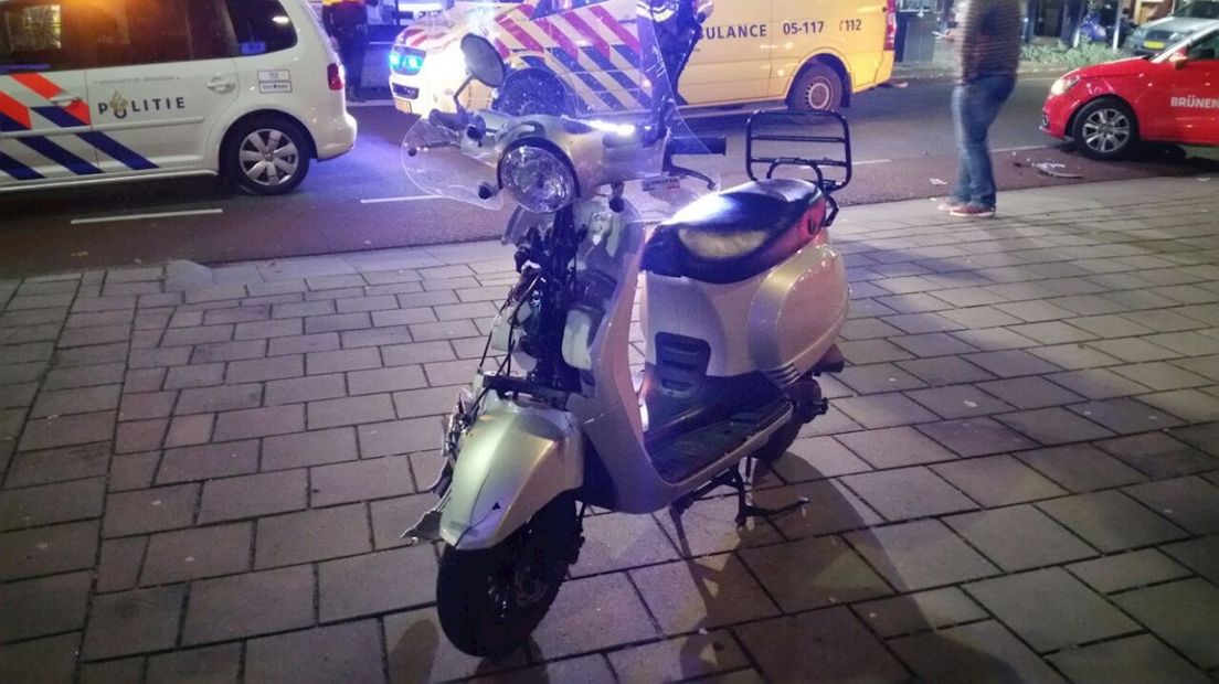 Scooter aangereden door auto