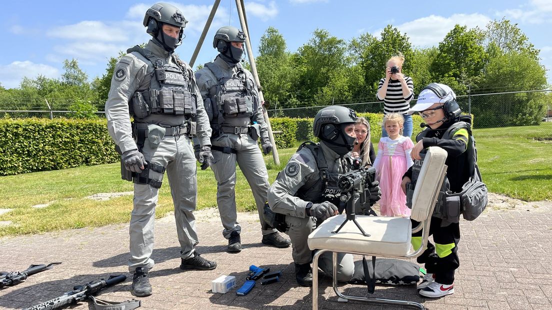 Jenoah mocht ook schieten van de Dienst Speciale Interventie (DSI)