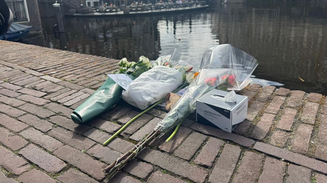 Bloemen op de kade