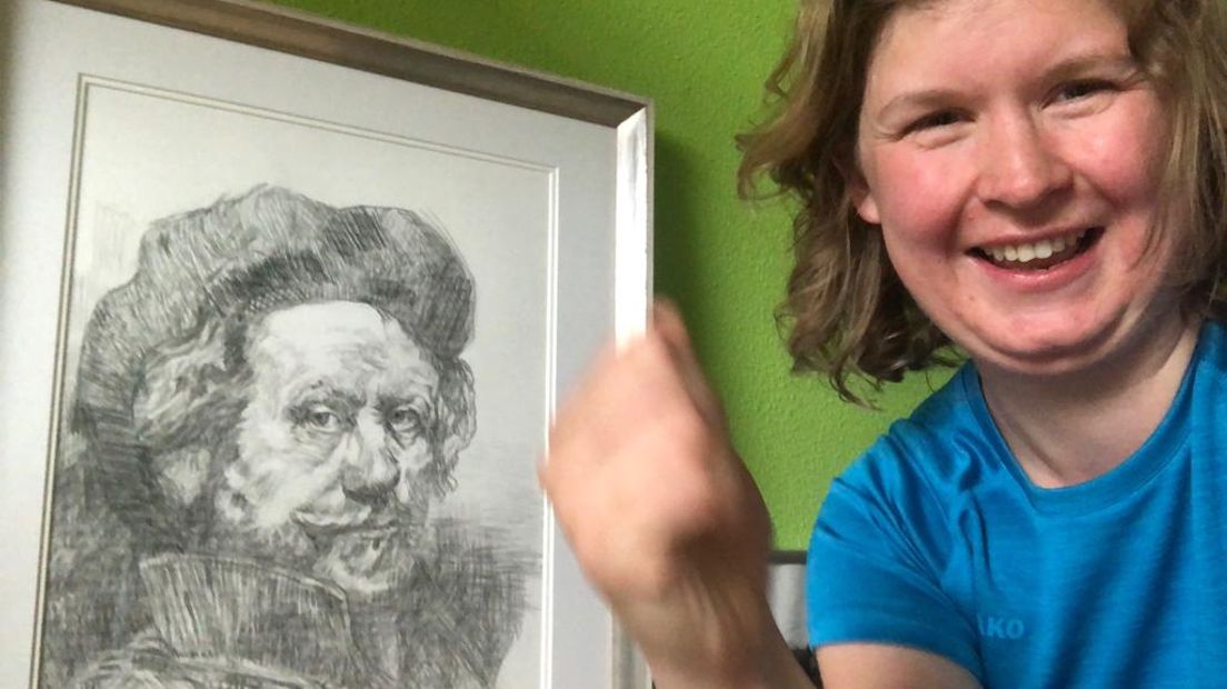 Marleen van Wezel met haar portret (Rechten: familie Van Wezel)