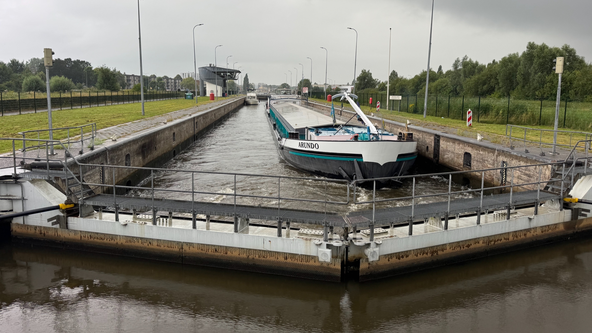 Laag water in de rivieren doet bedrijven ook hier pijn