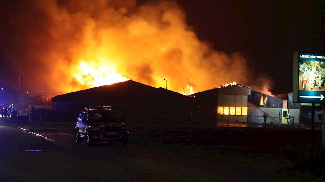 Zeer grote brand in IJsselmuiden