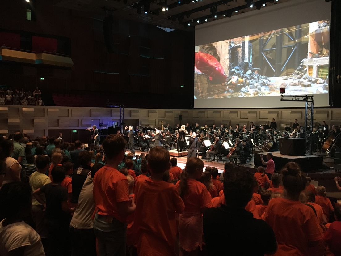Schoolklassen zingen mee met het Rotterdam Philharmonisch Orkest