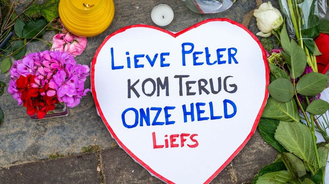 Steunbetuigingen aan neergeschoten Peter R. de Vries.
