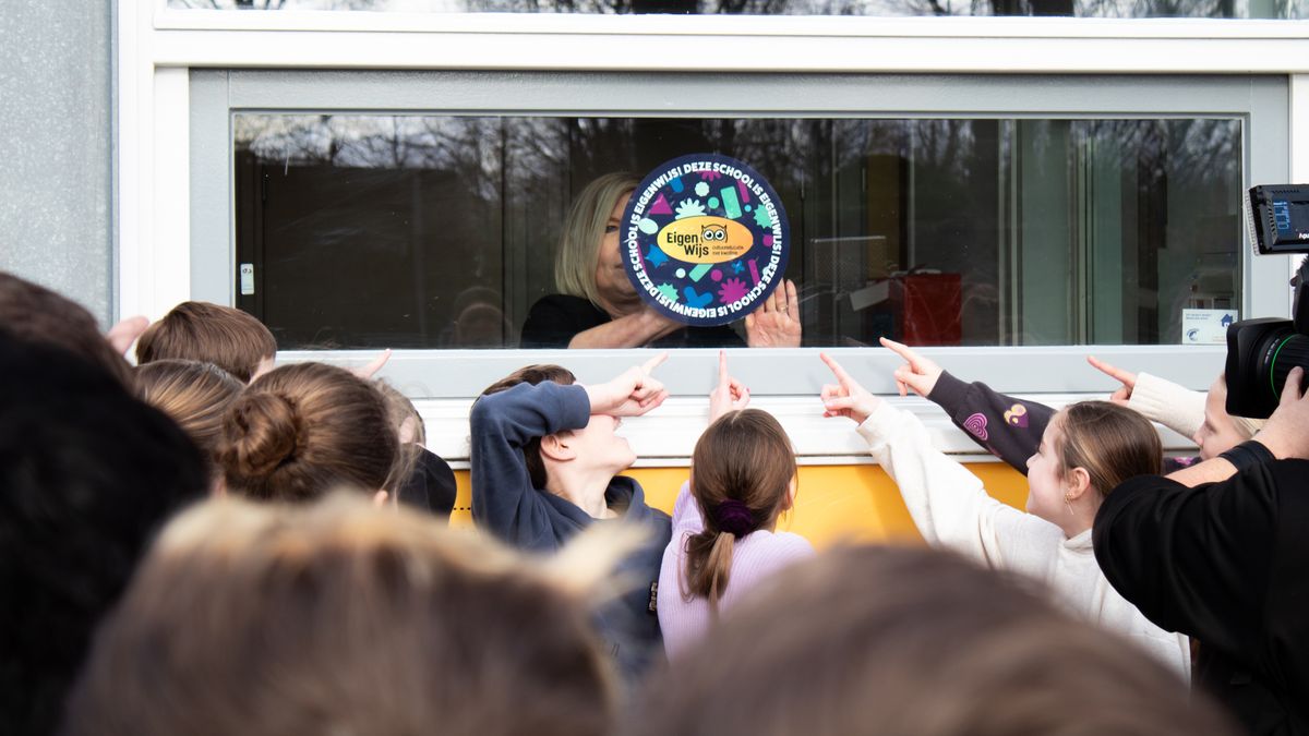 Leerlingen vieren de vrijheid in Einighausen op dag van provinciale Holocaust-herdenking