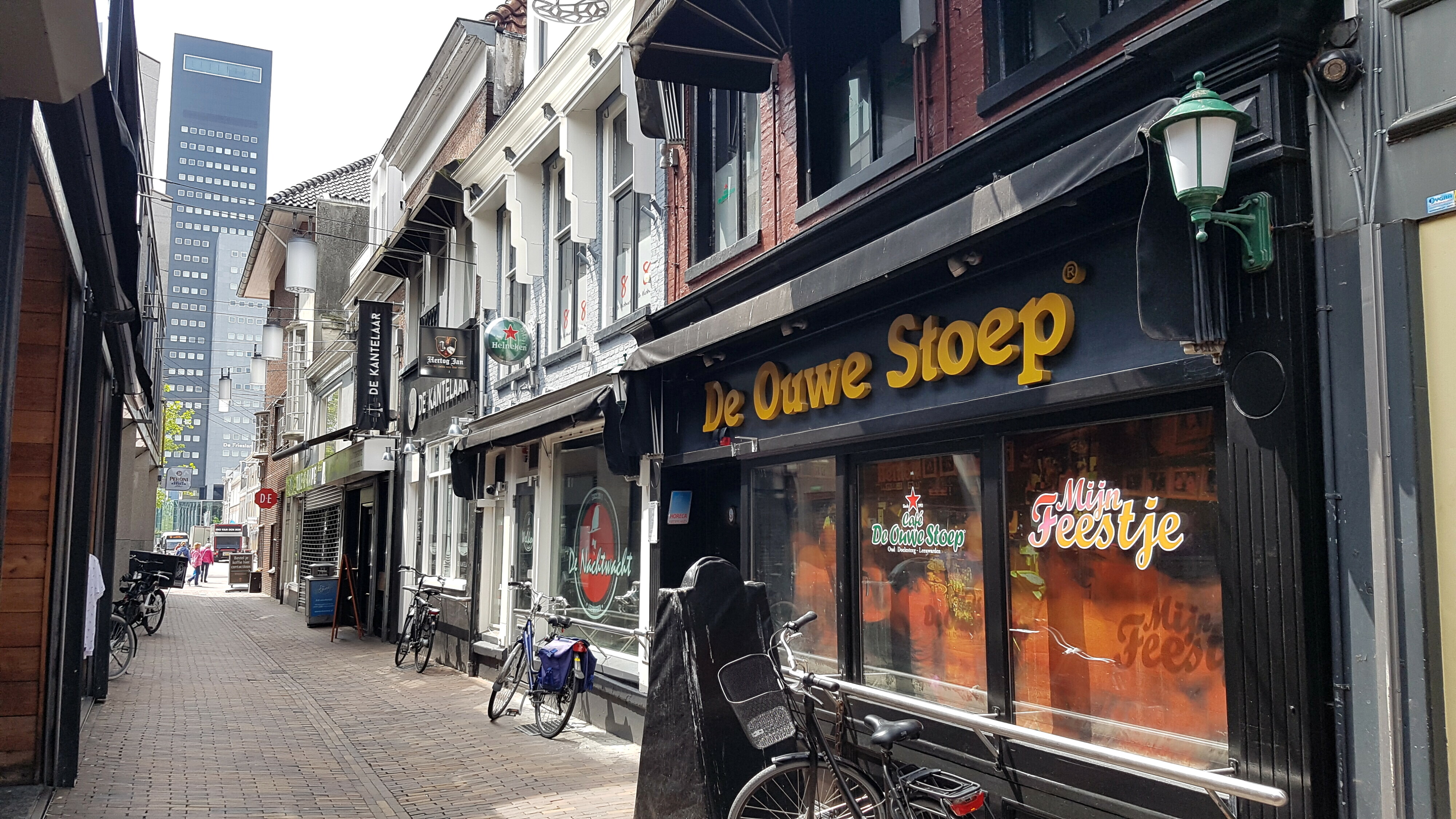 Café De Ouwe Stoep in de Oude Doelesteeg in Leeuwarden