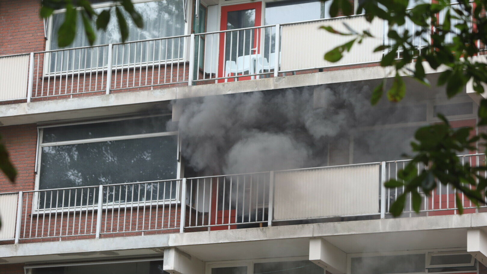Brân yn soarchynstelling yn Drachten; flatgebou ûntromme