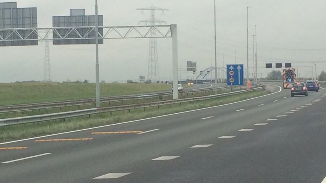 Gat in de weg bij Vlaketunnel gedicht, A58 weer open