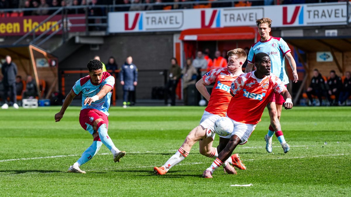 Stroperige start 'project Champions League' voor Feyenoord in Volendam