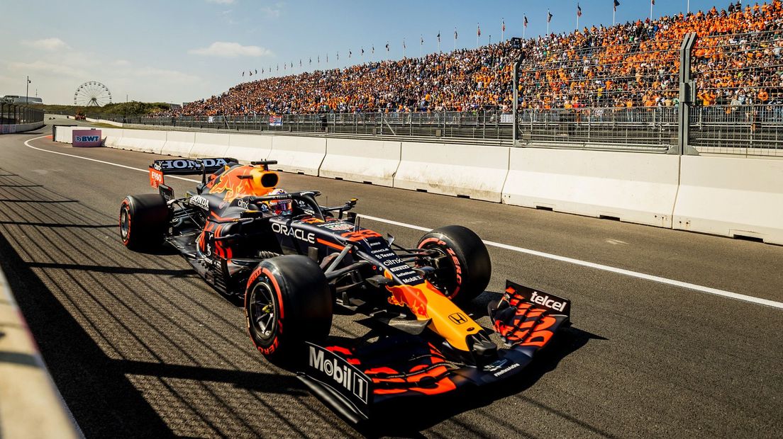 Max Verstappen tijdens de eerste vrije training op het circuit van Zandvoort