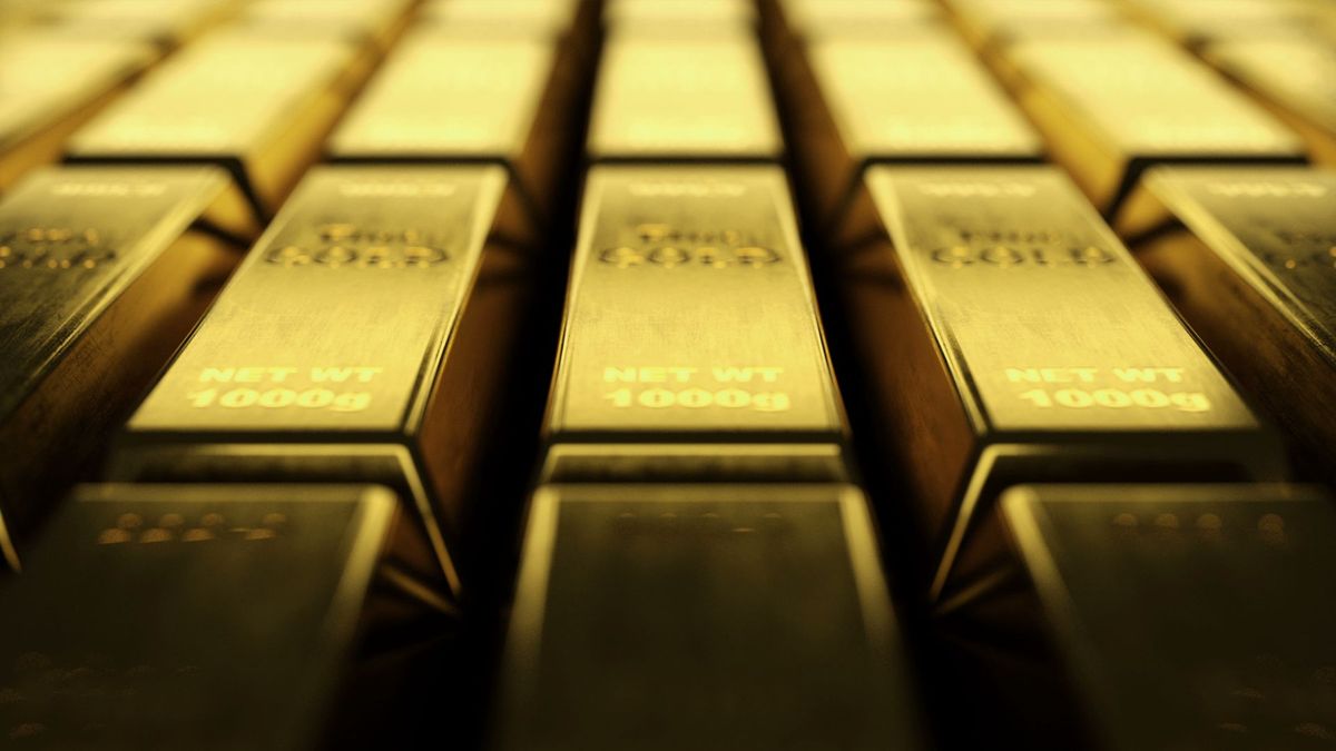 Goud, bergen geld en Rolex in de kluis brengen man achter slot en grendel