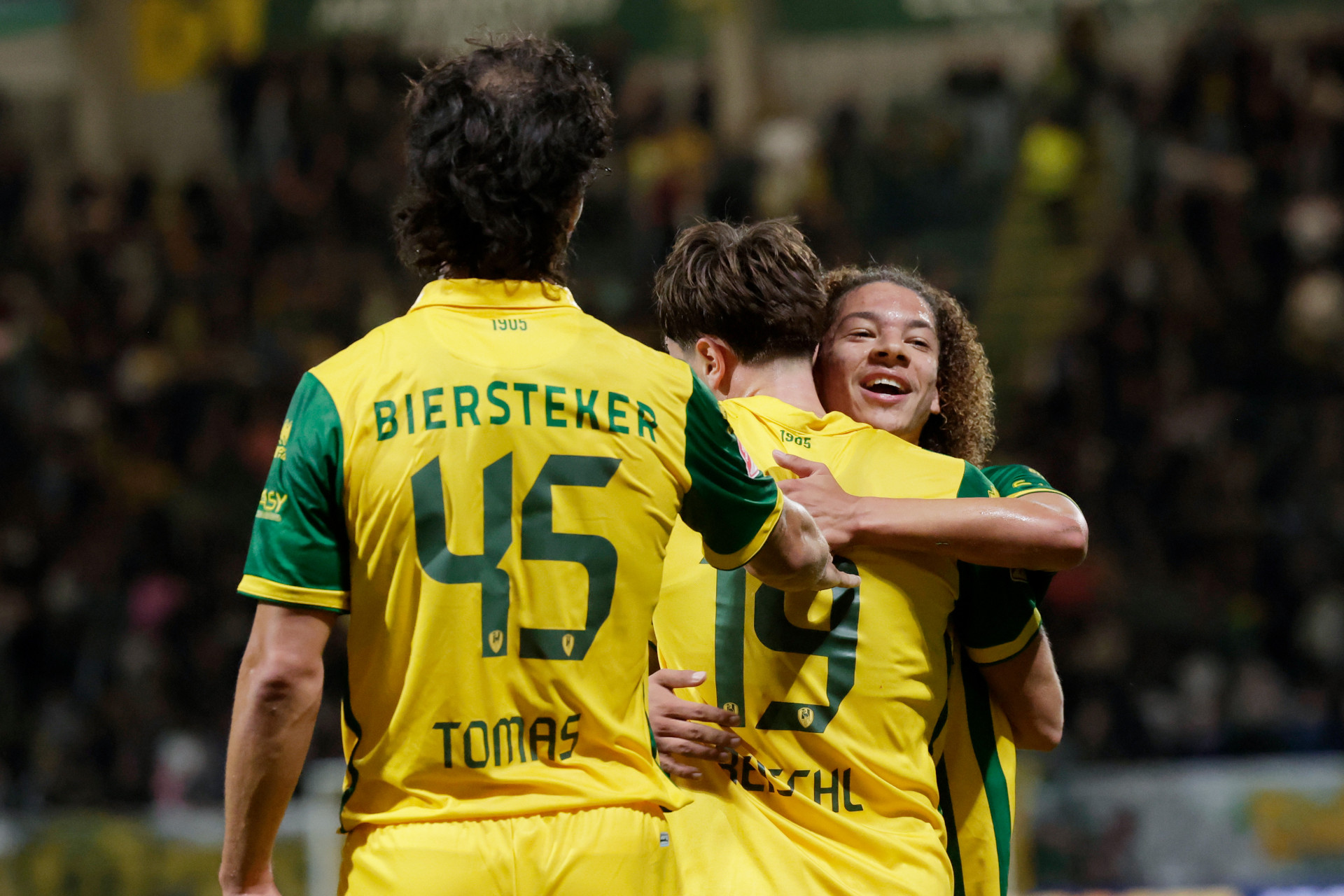 ADO Den Haag swingt en boekt overtuigende zege op TOP Oss