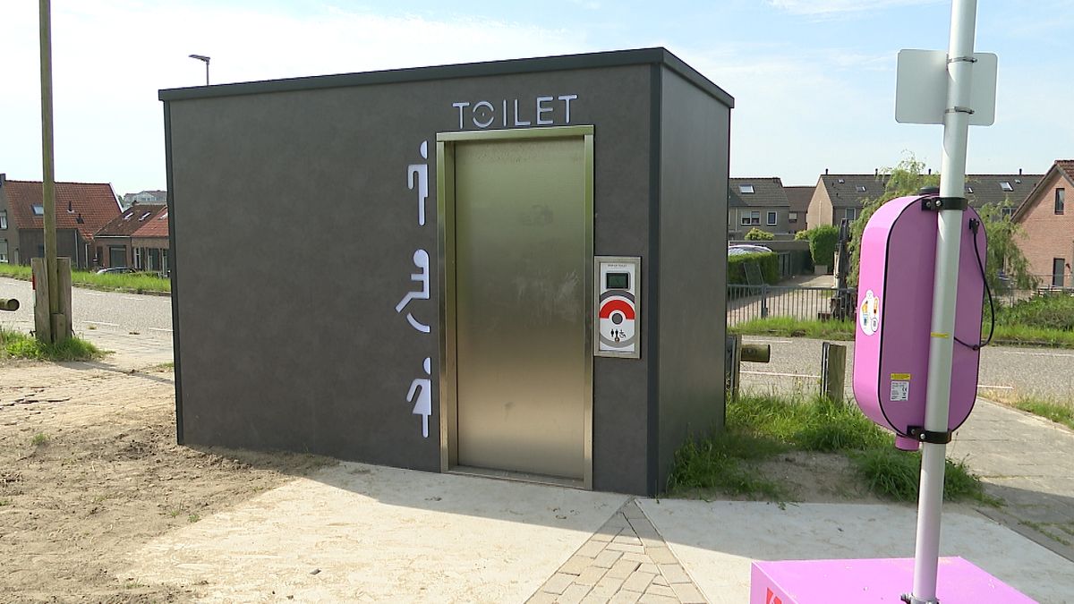 Toiletgebouw en inklapbaar urinoir moet strand in Wemeldinge schoon houden: 'Geen gepis meer in tuin