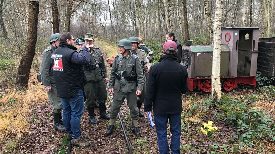 Spectaculaire opnames Verraderlijke Liefde bij smalspoormuseum in Erica  (Rechten: Serge Vinkenvleugel/RTV Drenthe)