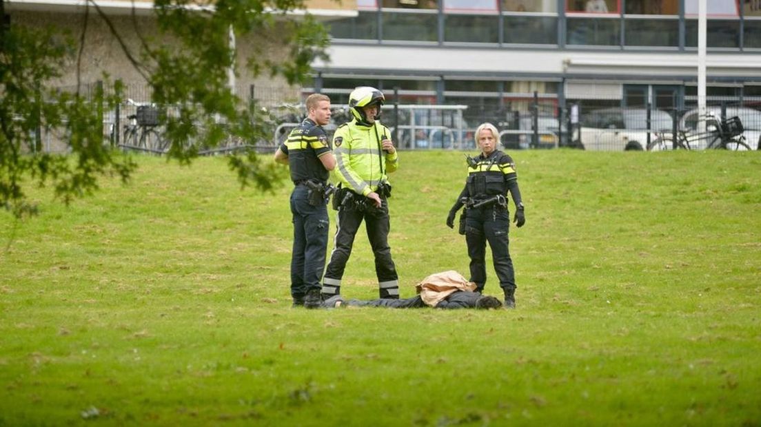 De politie hield de verdachte uiteindelijk aan.