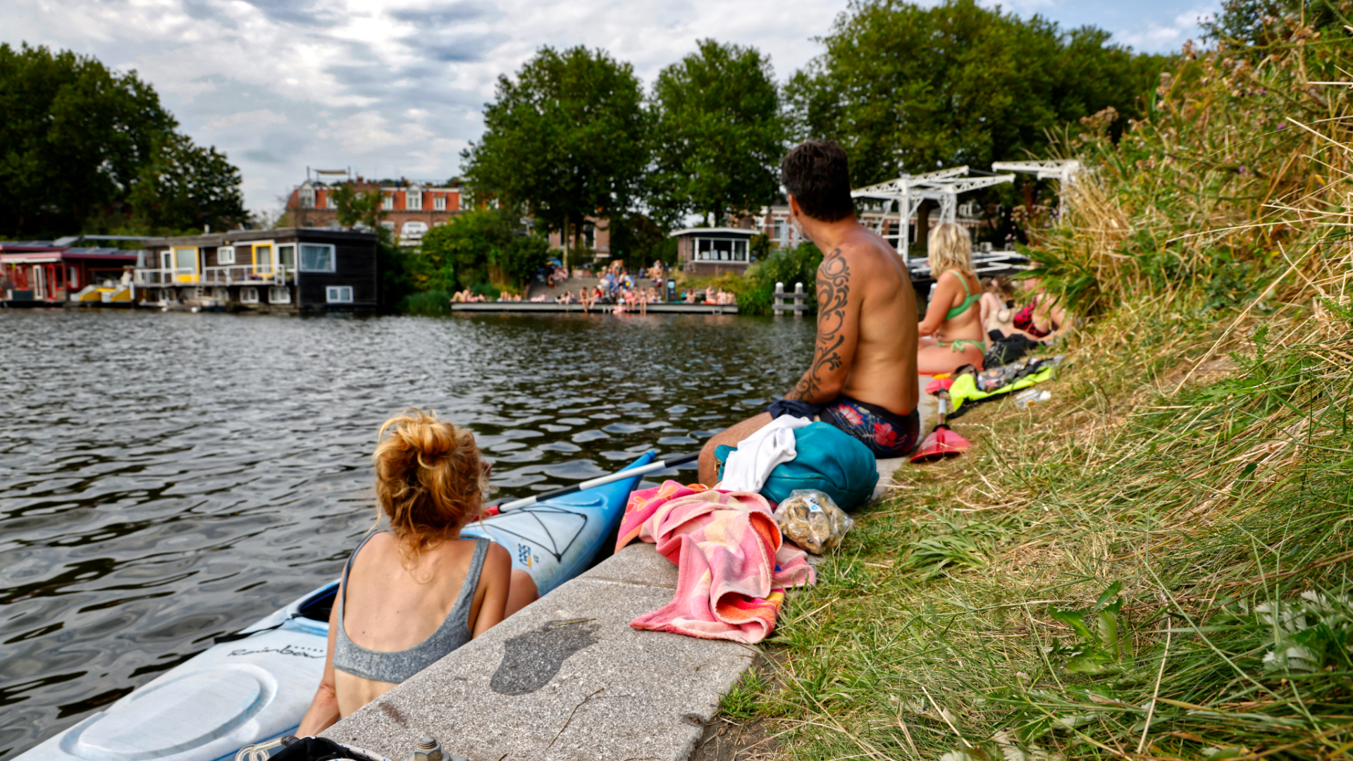 Vanwege warm weer geldt vanaf morgen hitteplan | Motorrijder overlijdt bij ongeluk.