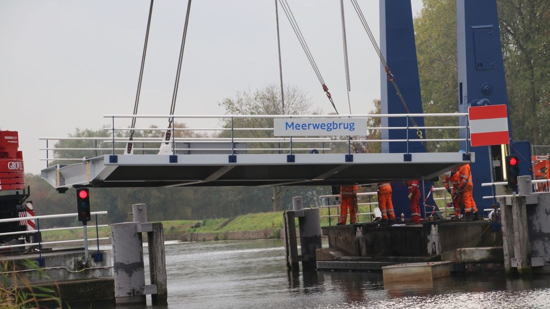 De komende dagen wordt de brug weer in werking gesteld