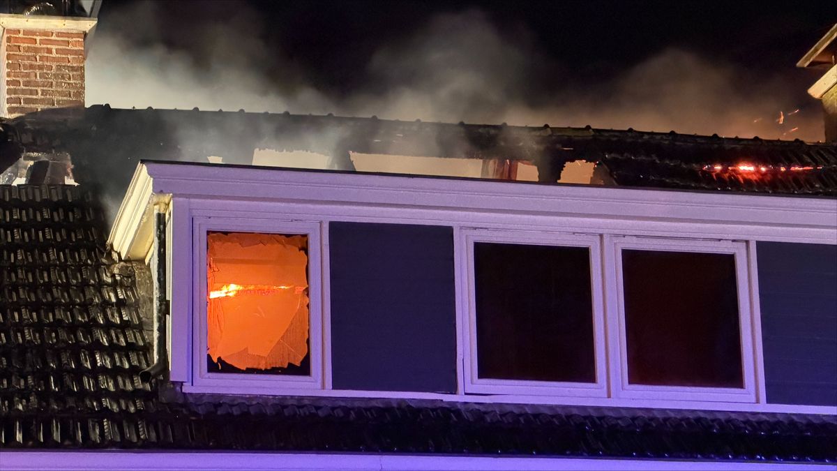 Brand in woonboerderij in Foudgum | Botsing tussen auto's op Drachtsterplein in Leeuwarden