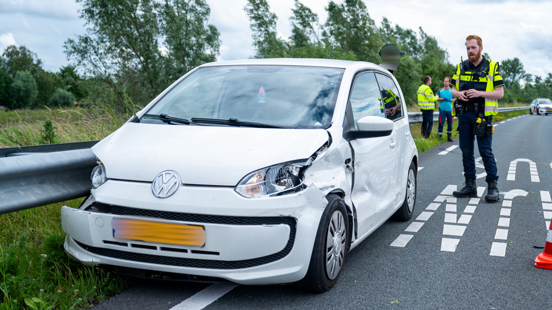 112-nieuws | Auto Rijdt Tegen Vangrail - Flinke Schade Na Ongeluk Op ...