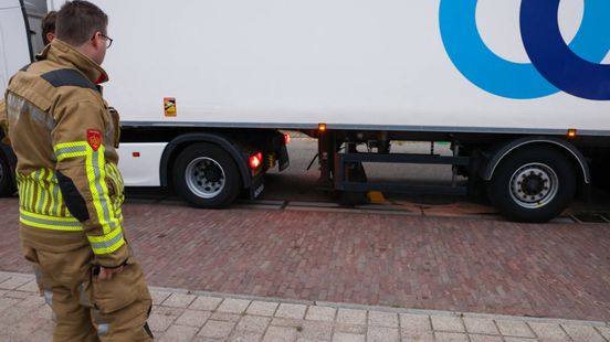 Chauffeur verliest brandstoftank • woningen ontruimd