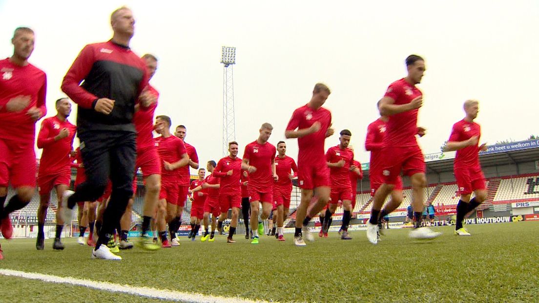 De selectie van FC Emmen startte gisteren met de voorbereiding op het nieuwe seizoen