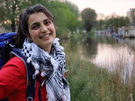 Rona wandelt honderden kilometers om oorlog in Gaza onder de aandacht te brengen