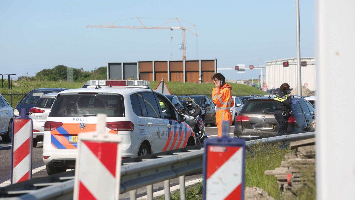 Vertraging bij Afsluitdijk door ongeluk bij Kornwerderzand