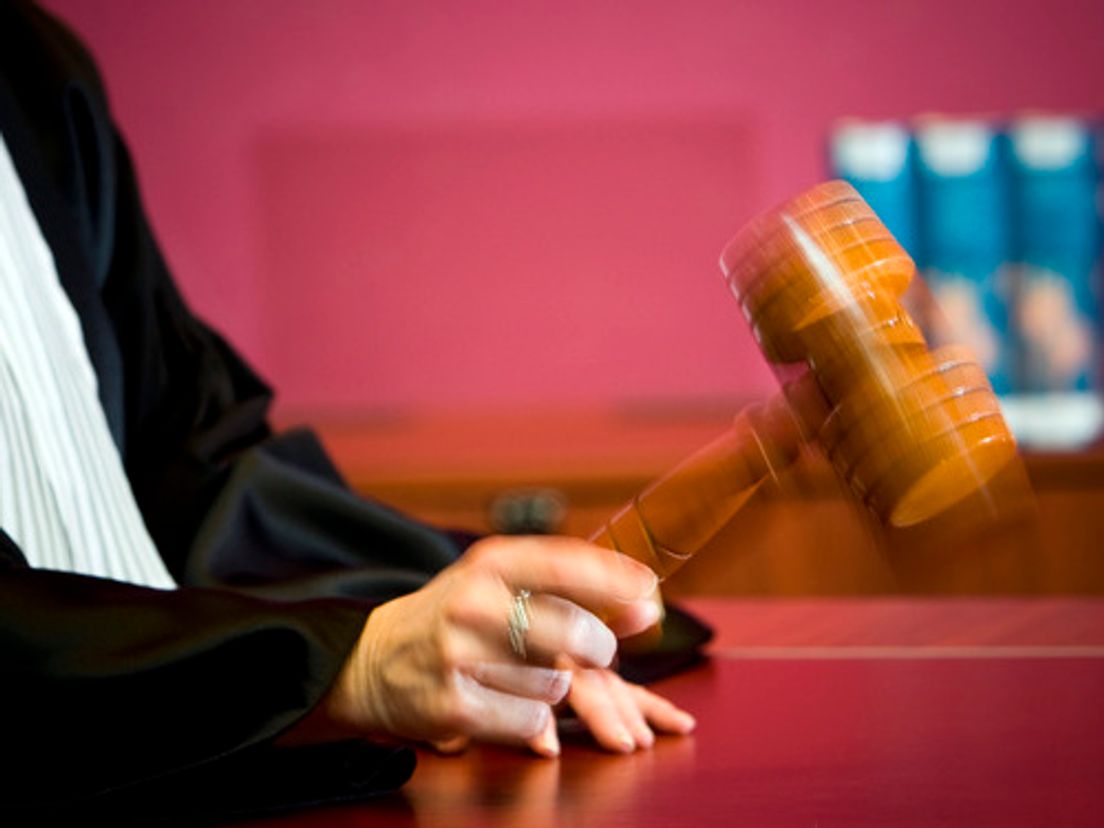 STOCK_-_rechtbank_vonnis_hamer