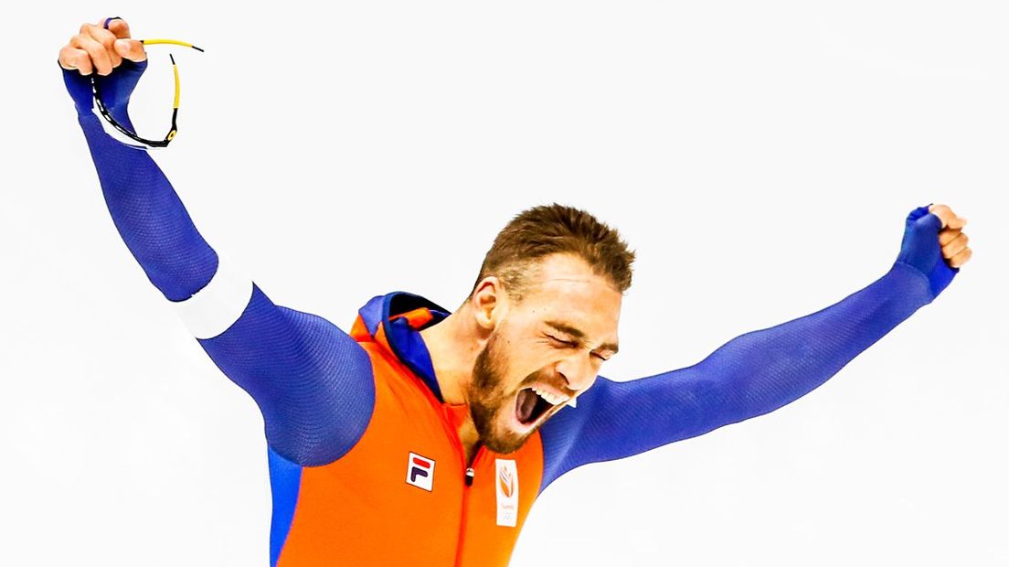 Kjeld Nuis kroont zich tot olympisch kampioen op de 1000 meter. 