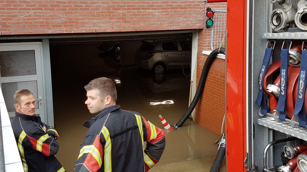 Parkeergarage in Emmen stroomt vol na breuk in waterleiding