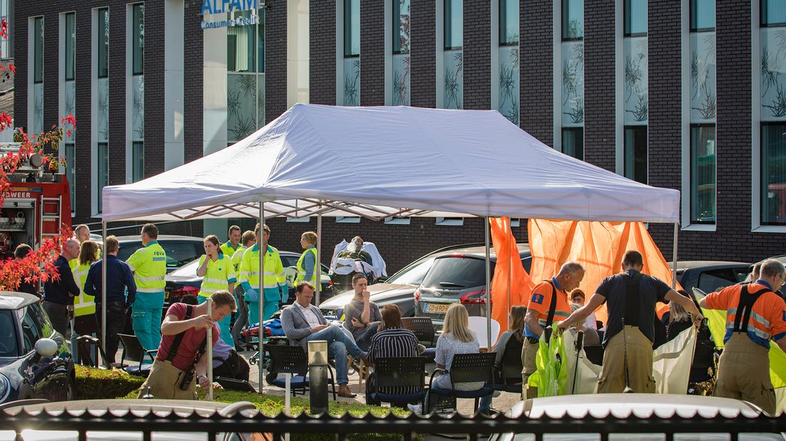 De Bunnikse kredietverstrekkers zijn onder een tent geplaatst door de brandweer.