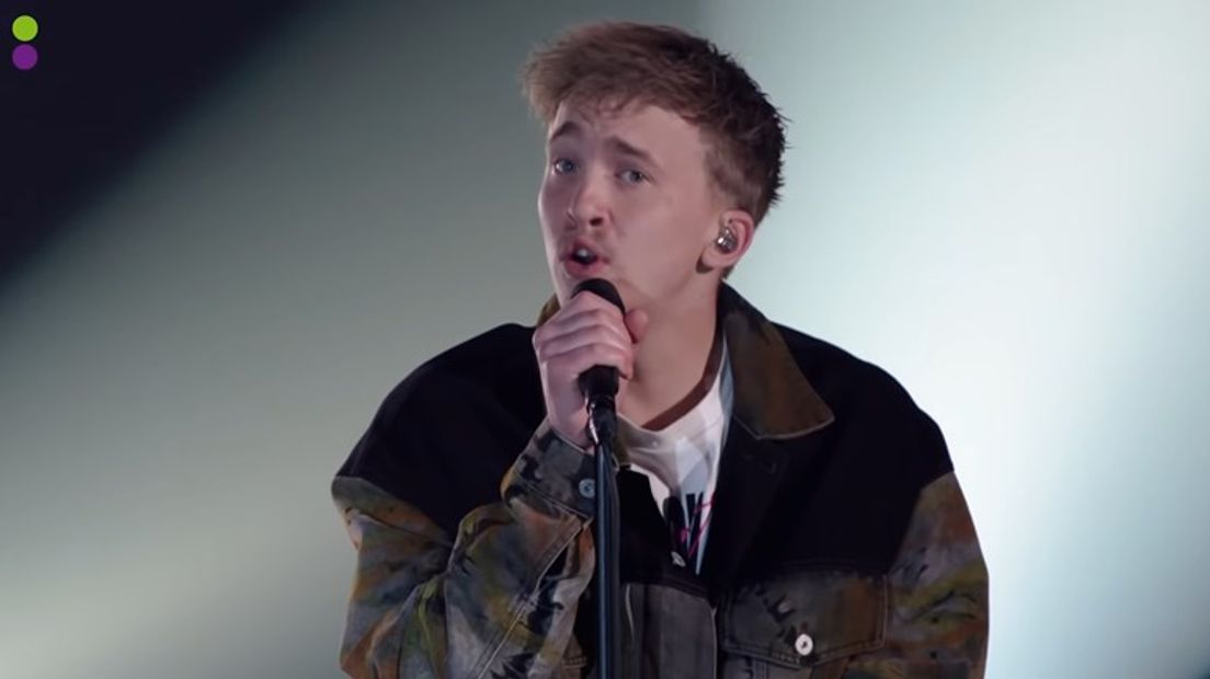 Rapper Snelle scoort opnieuw nummer één-hit en dat is uniek - Omroep ...