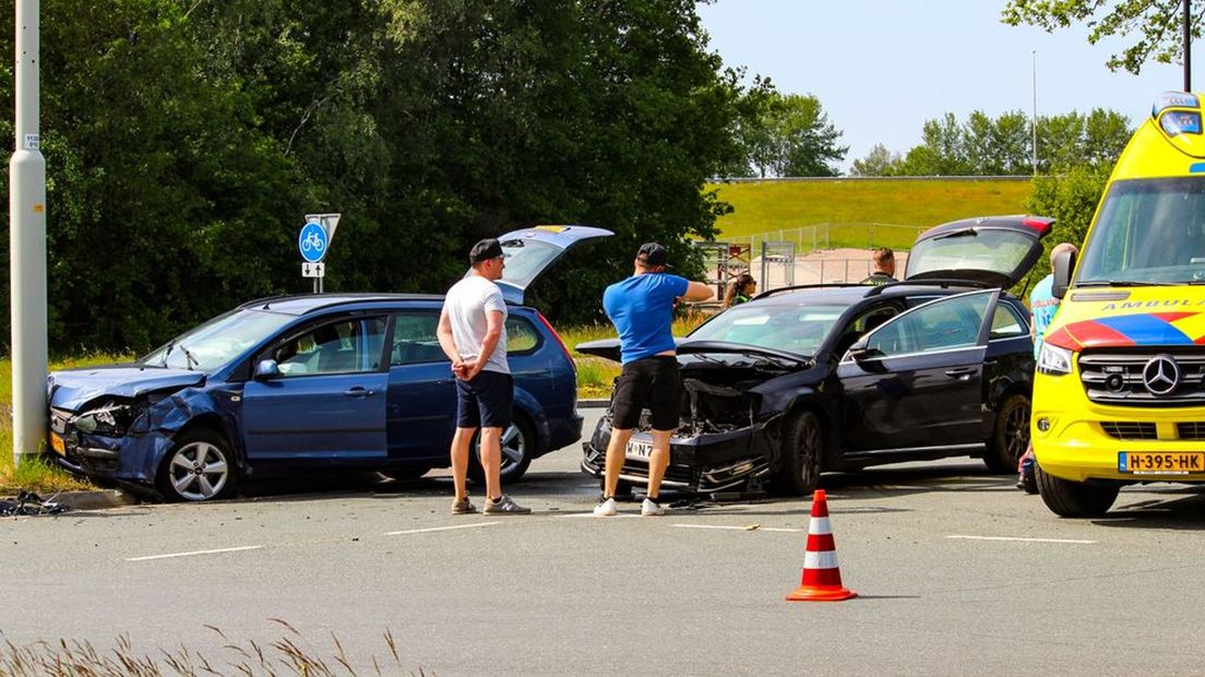 De schade na de botsing in Apeldoorn.