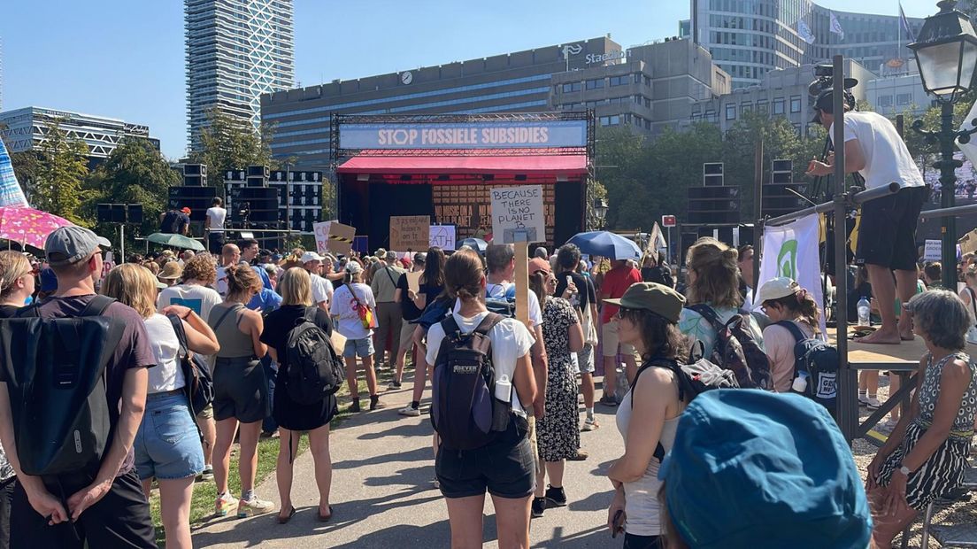 Honderden mensen zijn bij het steunprotest