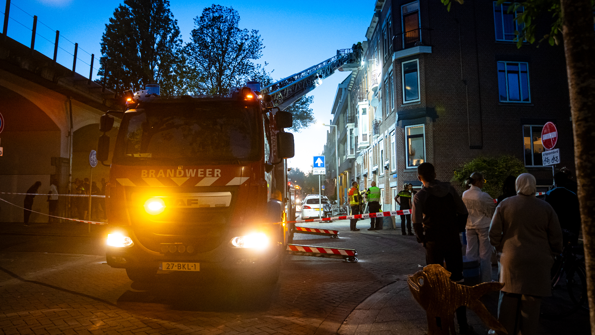 Een kind is naar het ziekenhuis gebracht.