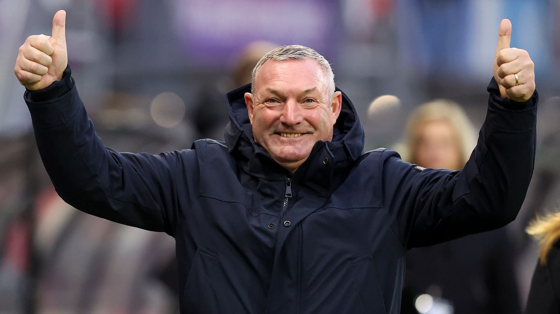 FC Utrecht Breekt Records: Seizoenkaartverkoop Verdubbelt en Higler Fluit VAR bij Champions League Finale!