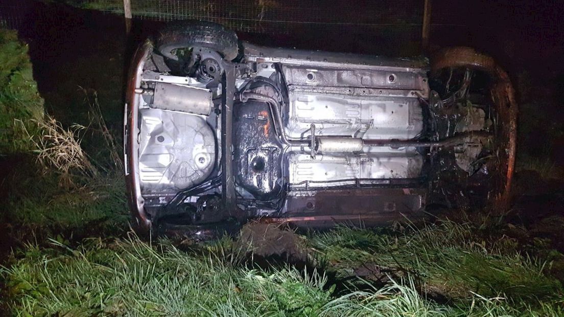 Auto slaat over de kop op A35 bij Hengelo