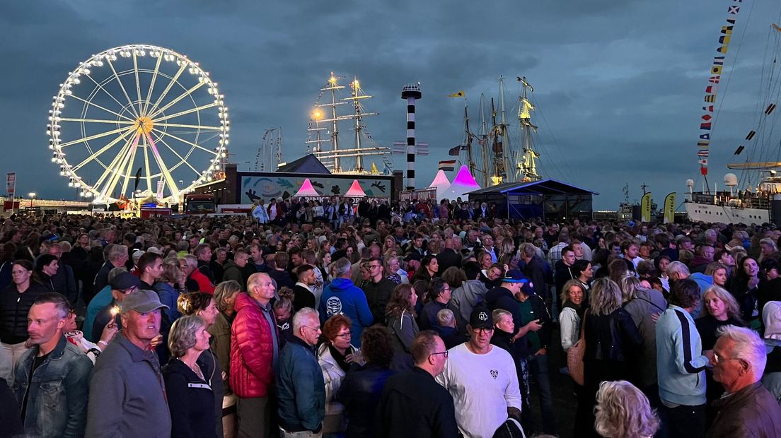 Drukte bij ABBA-coverband A-Fever XL in Harlingen