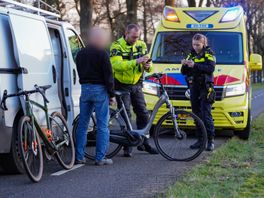Fietser gewond bij botsing met andere fietser bij Een-West
