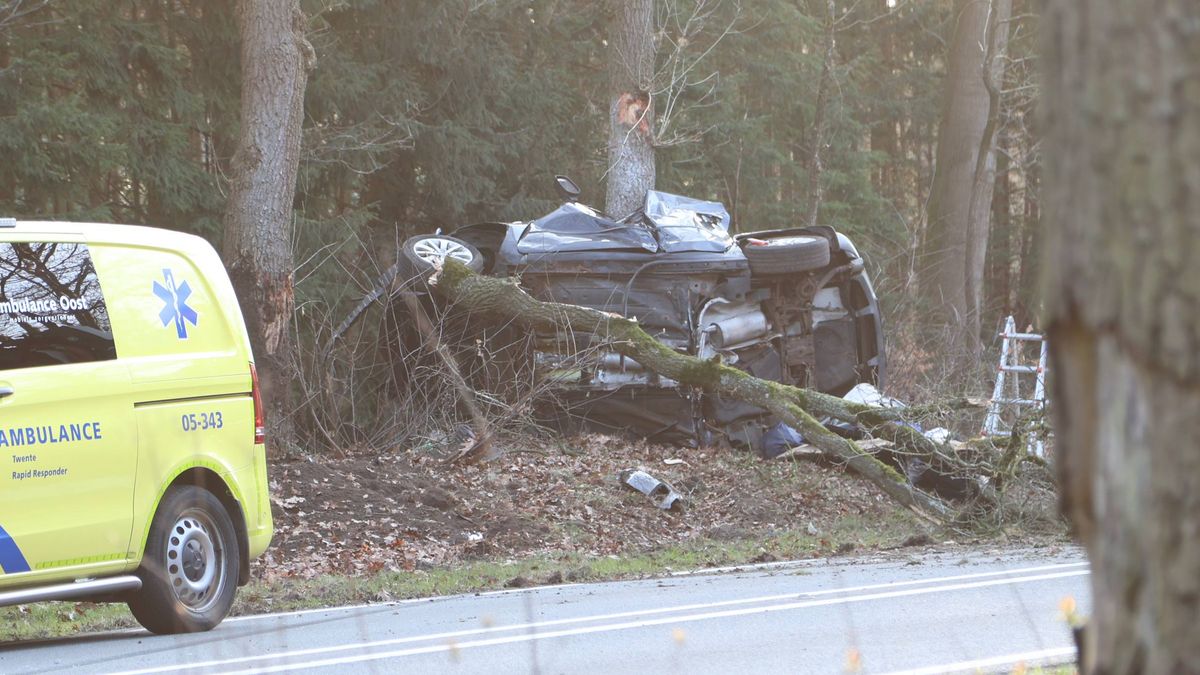 Almeloër (38) en Poolse vrouw (36) overleden bij verkeersongeval in Ambt Delden