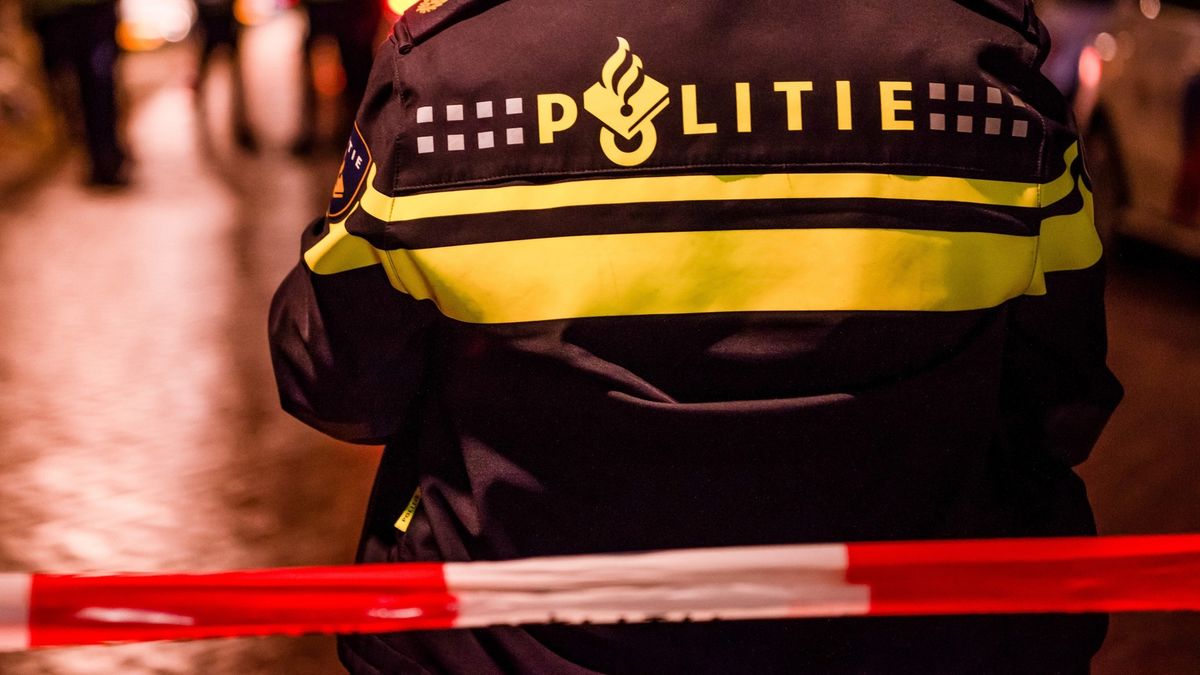 112 nieuws 1 september: Man gewond bij steekincident Leeuwarden | Botsing bij afrit A32 Oldeholtwold