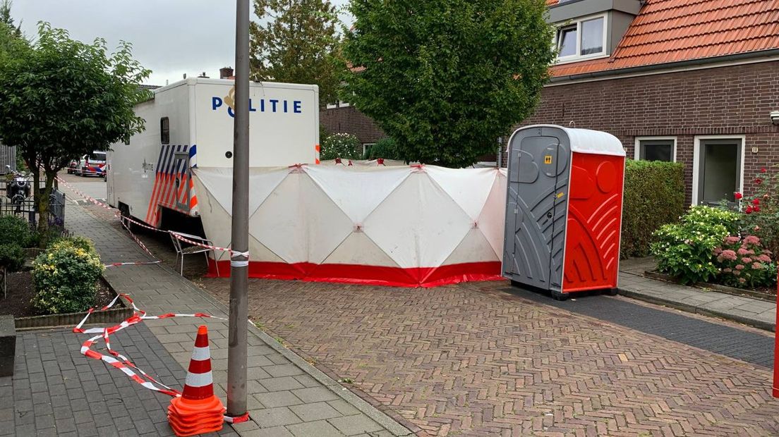 Onderzoek in de woning in de Zonnebloemstraat is nog in volle gang