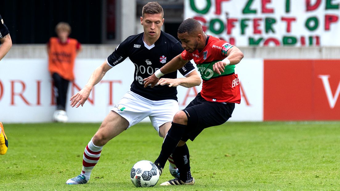 Alexander Bannink speelde zijn laatste wedstrijd op huurbasis voor Emmen. De kans is groot dat hij blijft na de zomer (Rechten: Roel Bos/sportfoto.org)