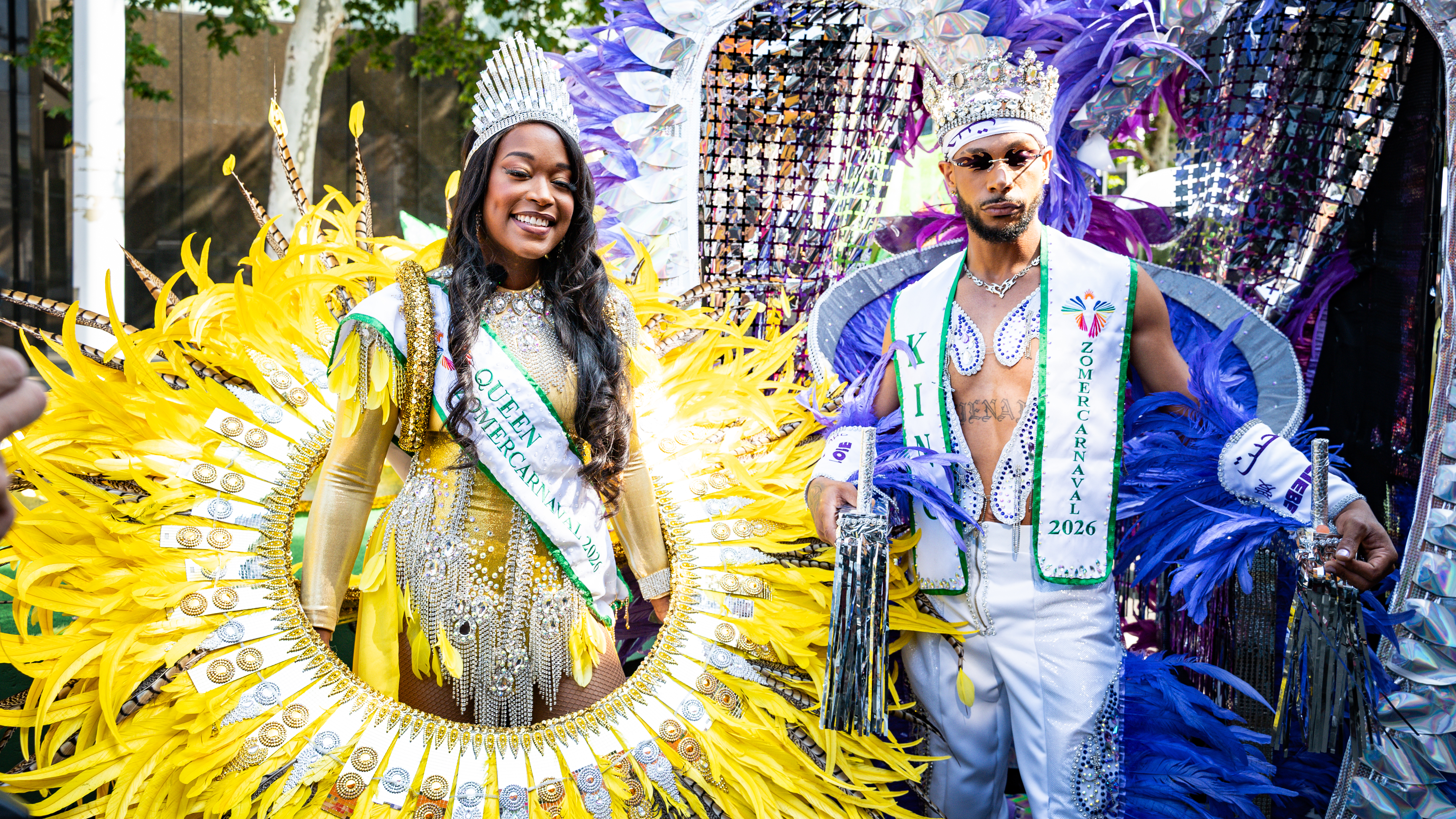 De Queen en King zijn klaar voor de straatparade
