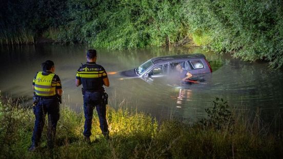 auto te water in Doetinchem • vrouw verongelukt in Huissen. auto te water in Doetinchem • vrouw verongelukt in Huissen.