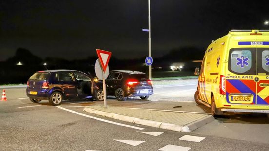 Ongeval tussen twee personenautos in Kapel Avezaath